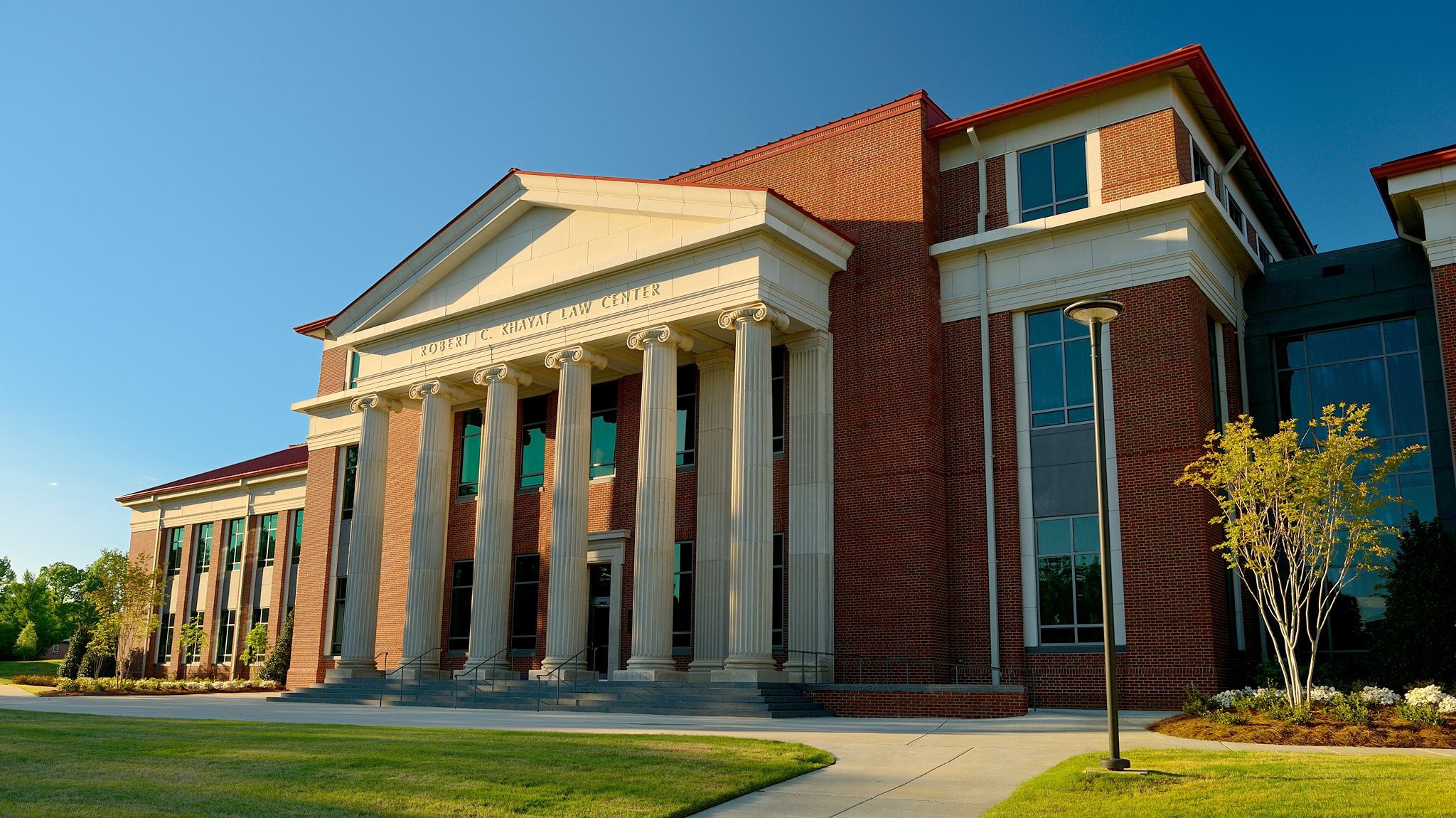 federal-judges-of-fifth-circuit-court-hear-cases-at-ole-miss-visit