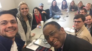 Former CBS News White House correspondent Randall Pinkston (far right) with his 2015 Winter intersession class at the Meek School of Journalism and New Media.