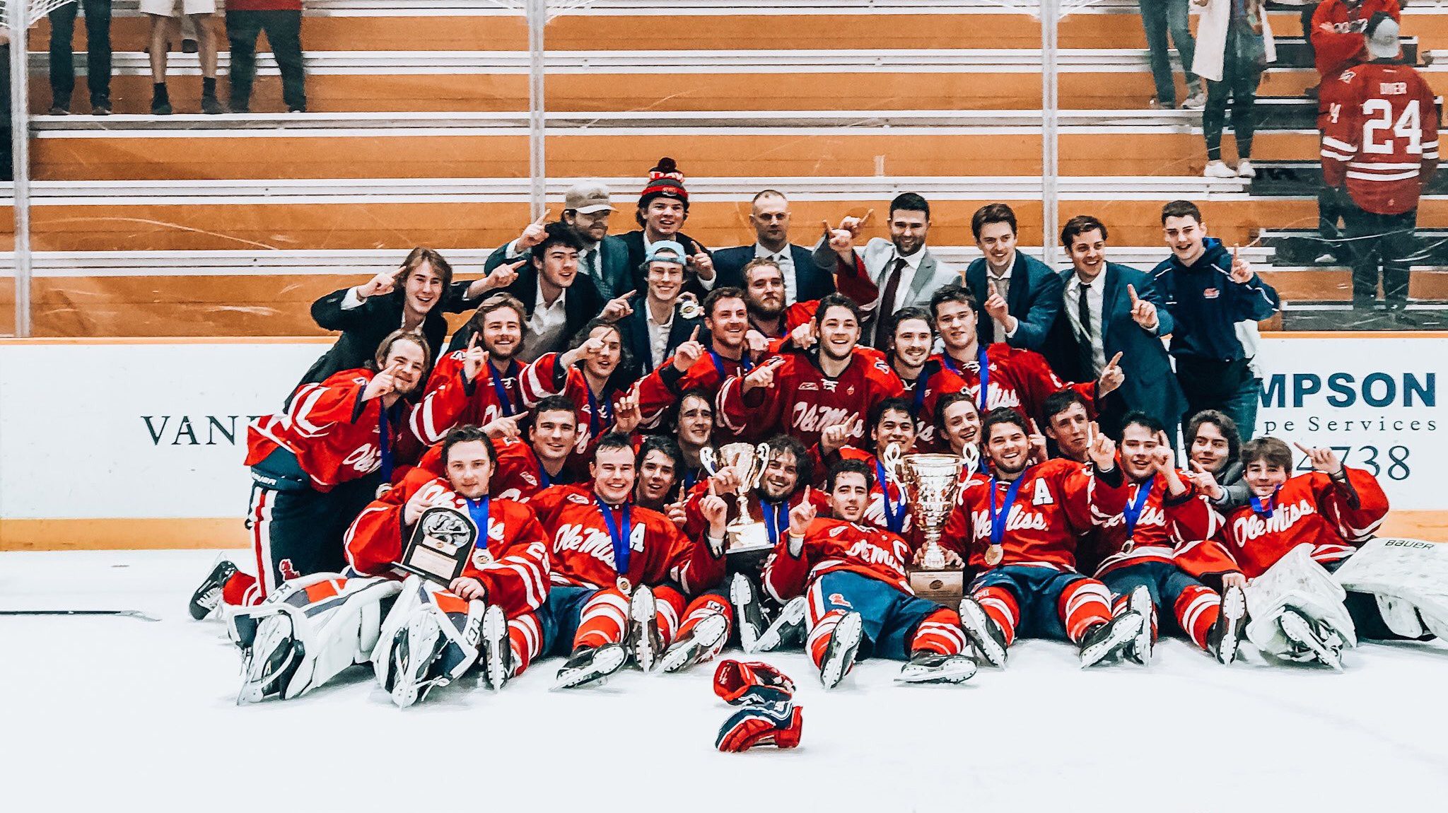 Ole Miss hockey shocks top-seeded Arkansas, wins SECHC Tournament - The  Daily Mississippian